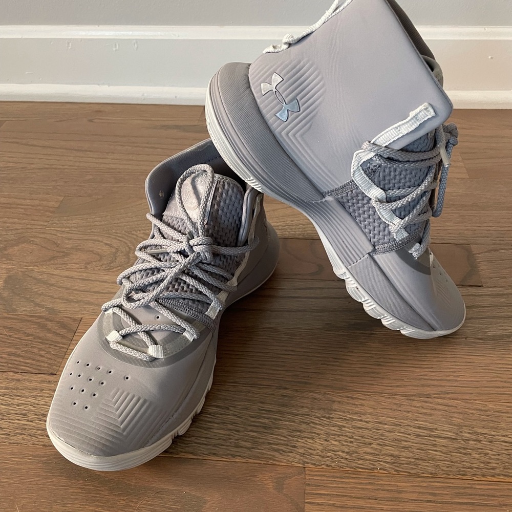 Youth Under Armour SC 3Zero II Sneakers, Size 5Y